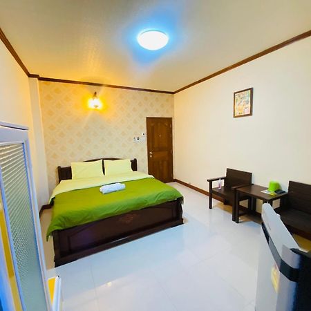 Hotel Rak Ban Kerd House Ko Si Chang Zewnętrze zdjęcie