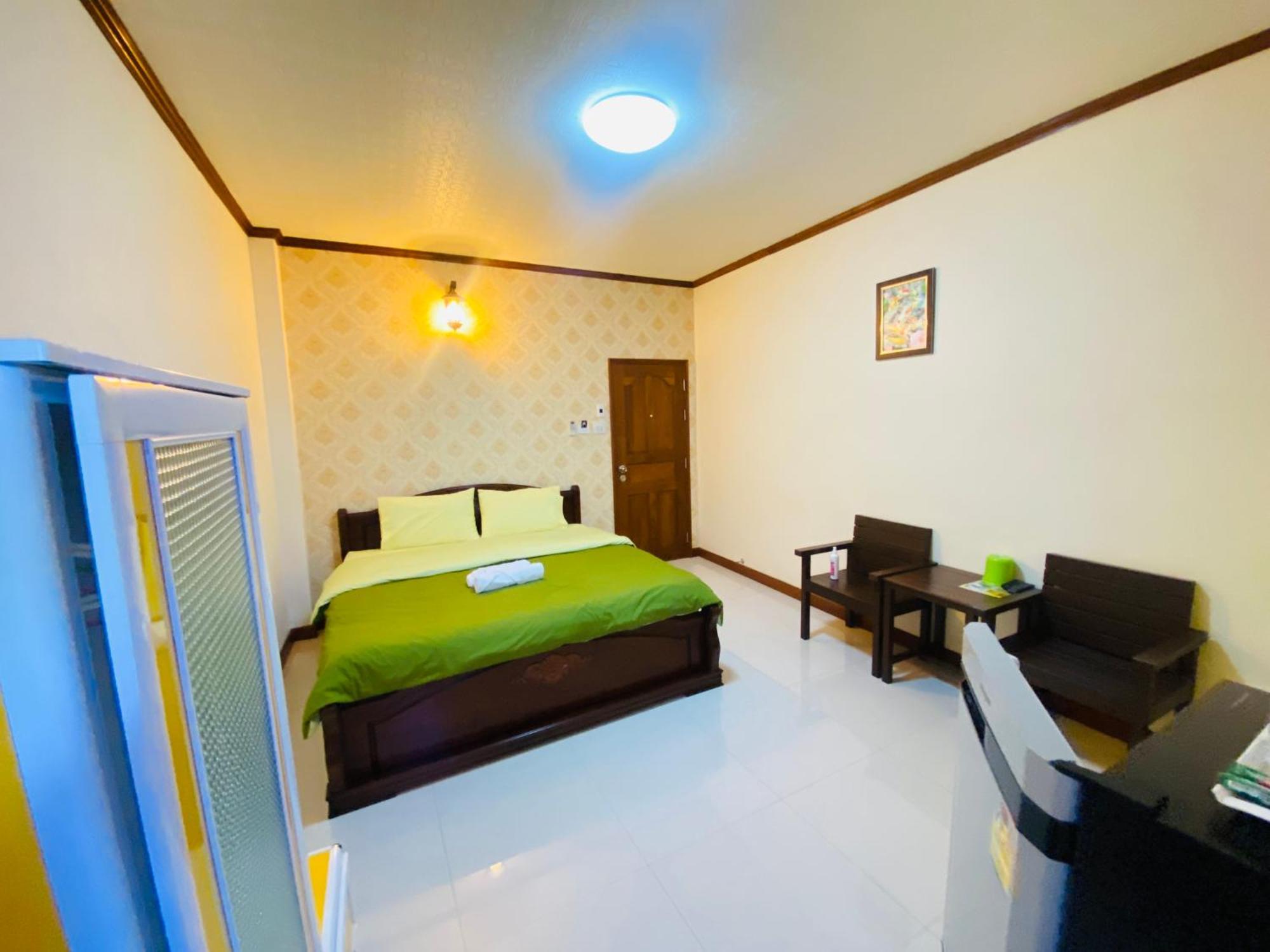 Hotel Rak Ban Kerd House Ko Si Chang Zewnętrze zdjęcie