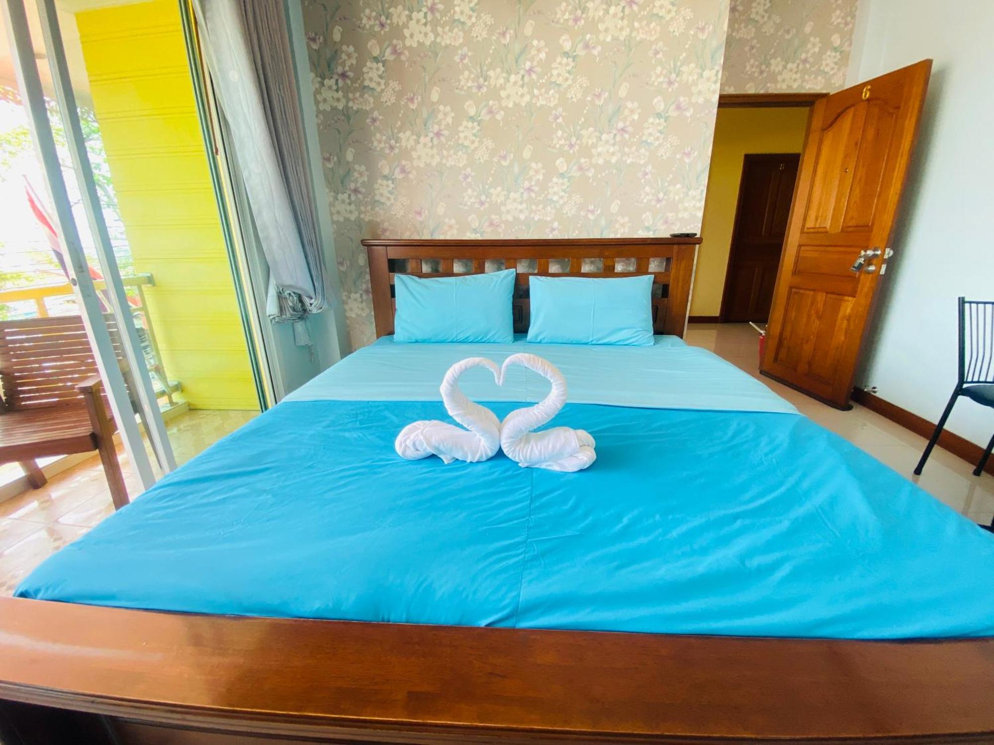 Hotel Rak Ban Kerd House Ko Si Chang Zewnętrze zdjęcie