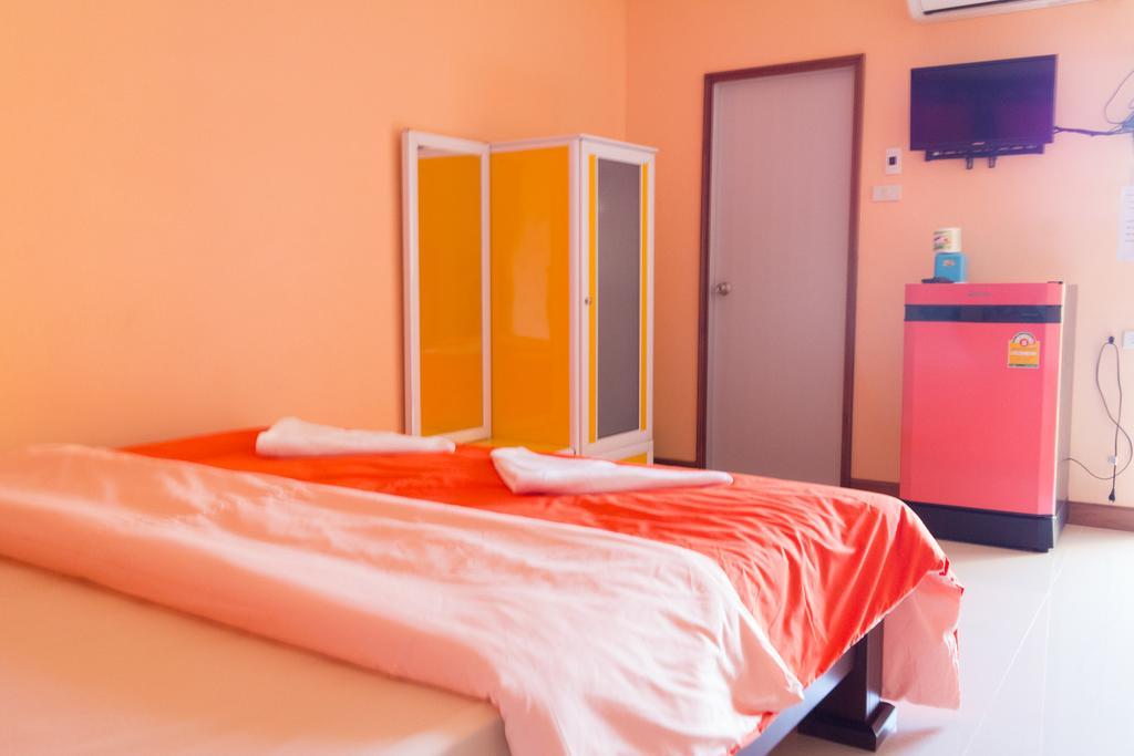 Hotel Rak Ban Kerd House Ko Si Chang Pokój zdjęcie